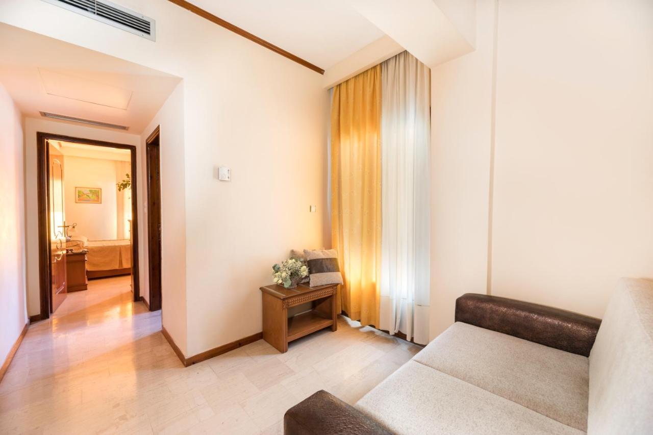 Famissi Hotel Kalambaka Extérieur photo