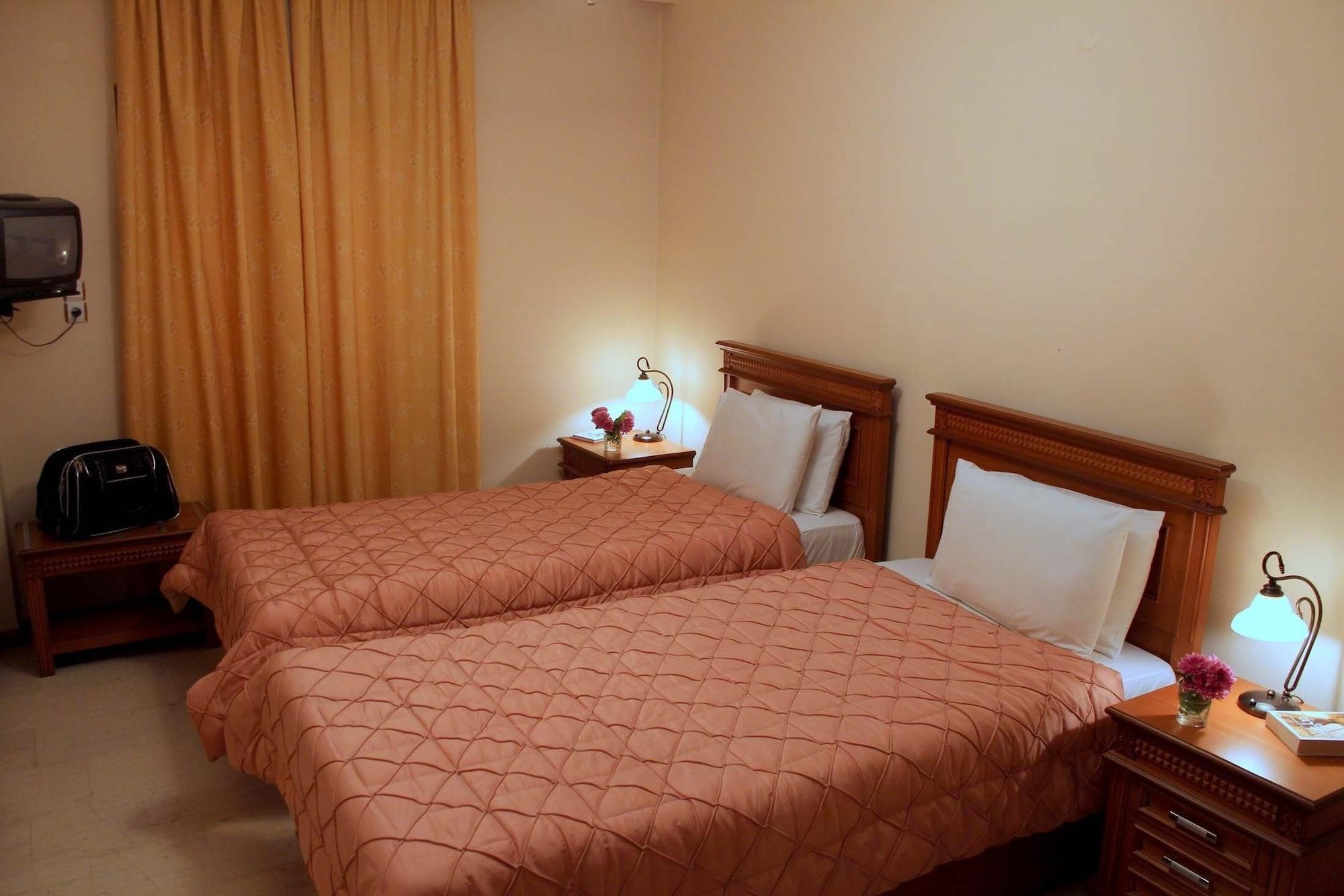 Famissi Hotel Kalambaka Extérieur photo