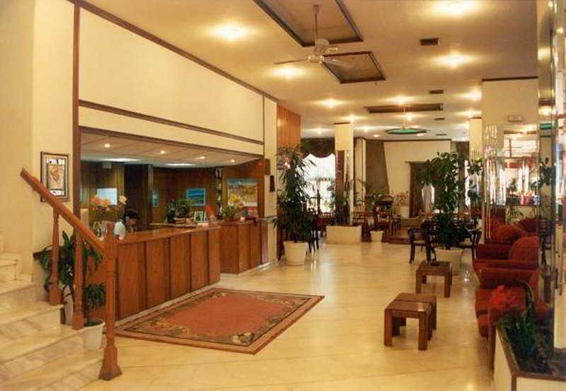 Famissi Hotel Kalambaka Extérieur photo