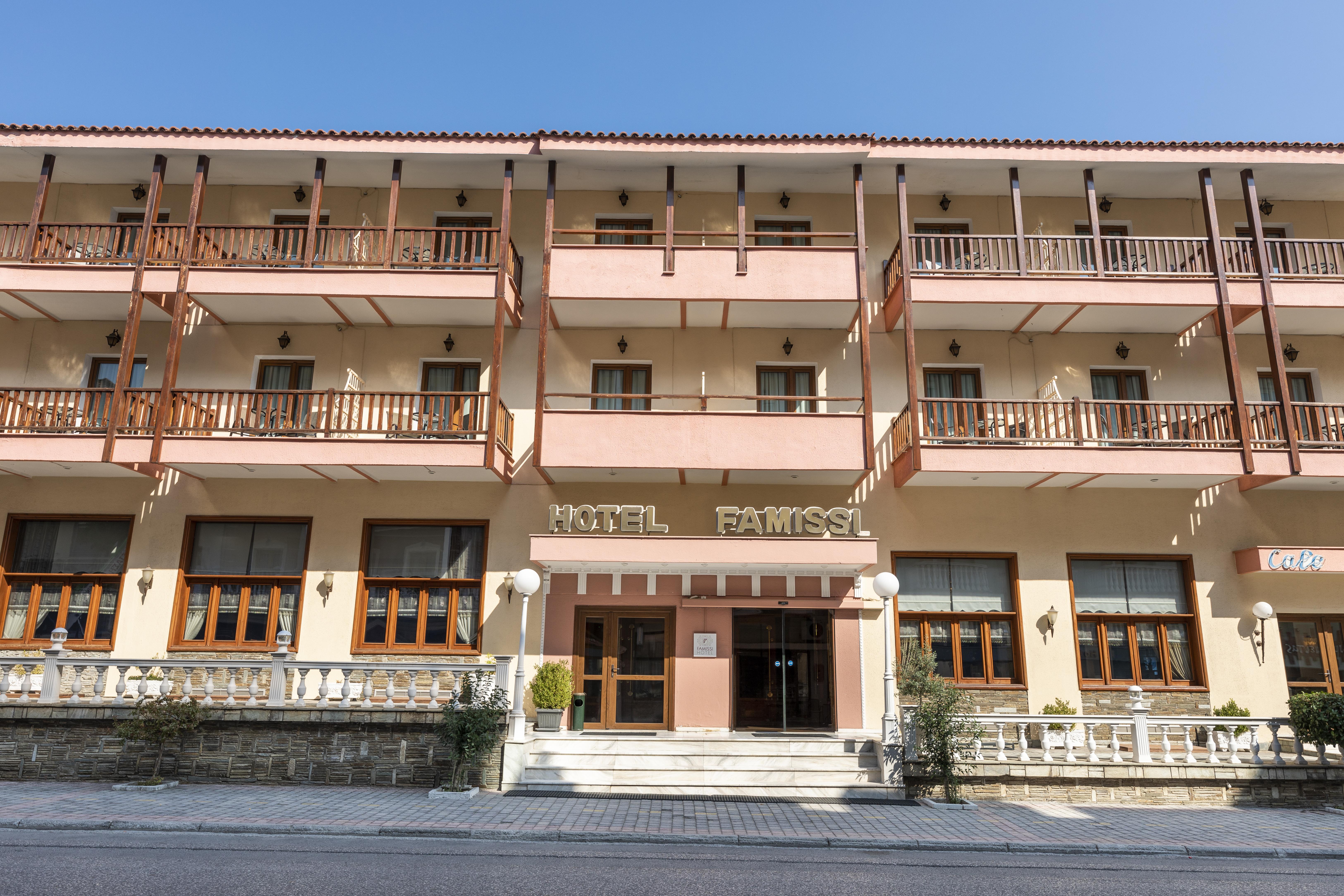 Famissi Hotel Kalambaka Extérieur photo