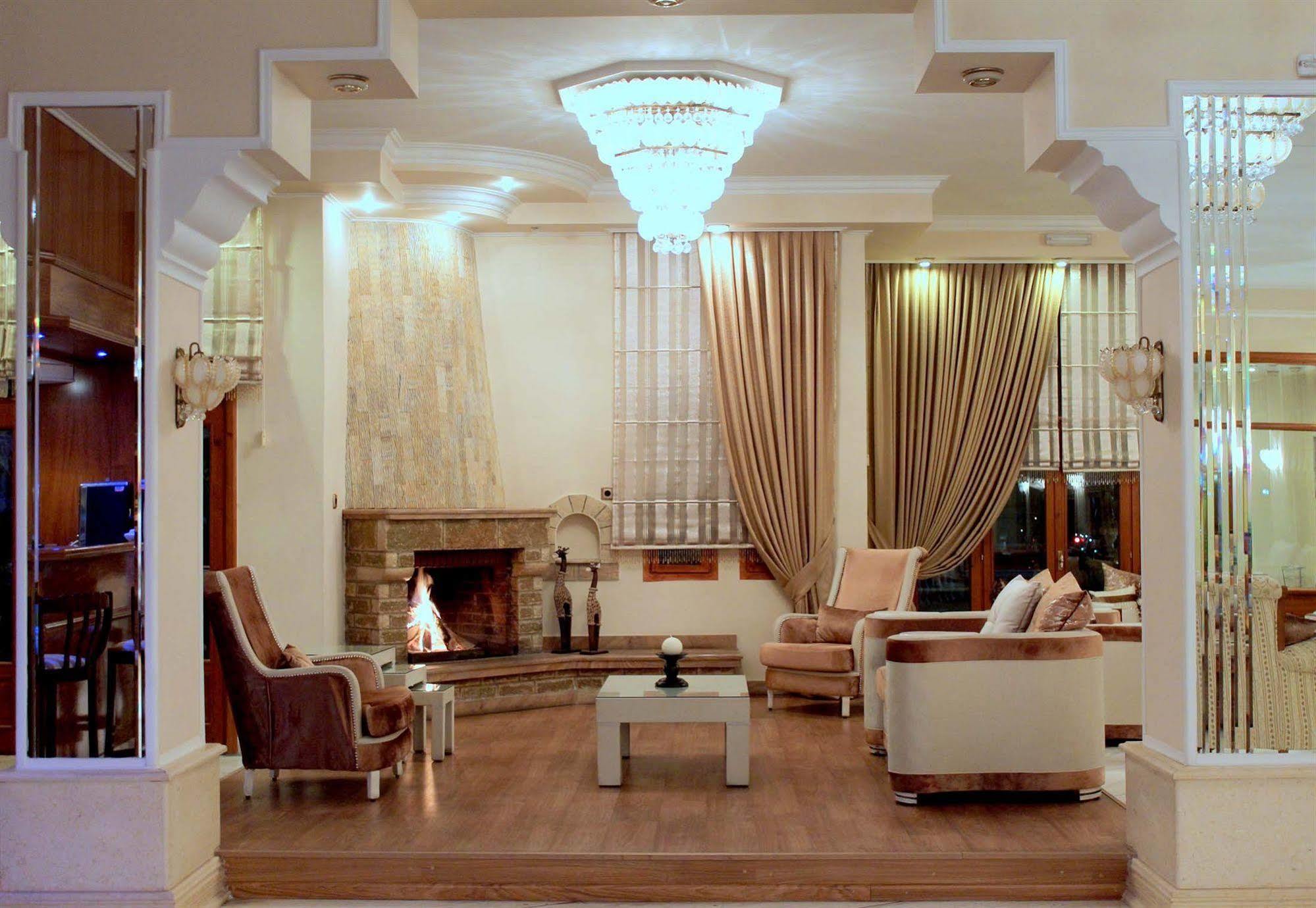 Famissi Hotel Kalambaka Extérieur photo